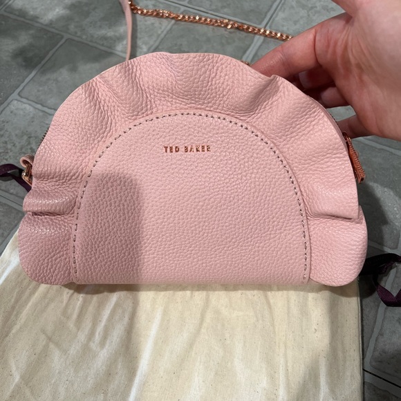 TED BAKER PINK BLUSH RUFFLE LEATHER CLUTCH HANDBAG WITH CHAIN SHOULDER STRAP - Picture 3 of 9